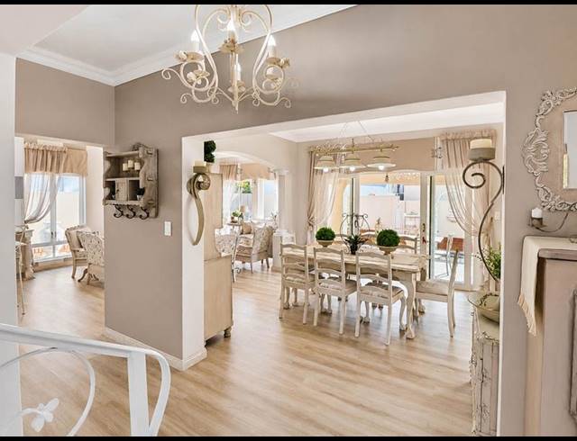 4 BEDROOM TOWNHOUSE FOR SALE IN MIDSTREAM ESTATE